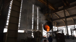 البصرة تبدأ التشغيل التجريبي لمعمل الحديد والصلب الاستثماري بطاقة 350 ألف طن سنويًا